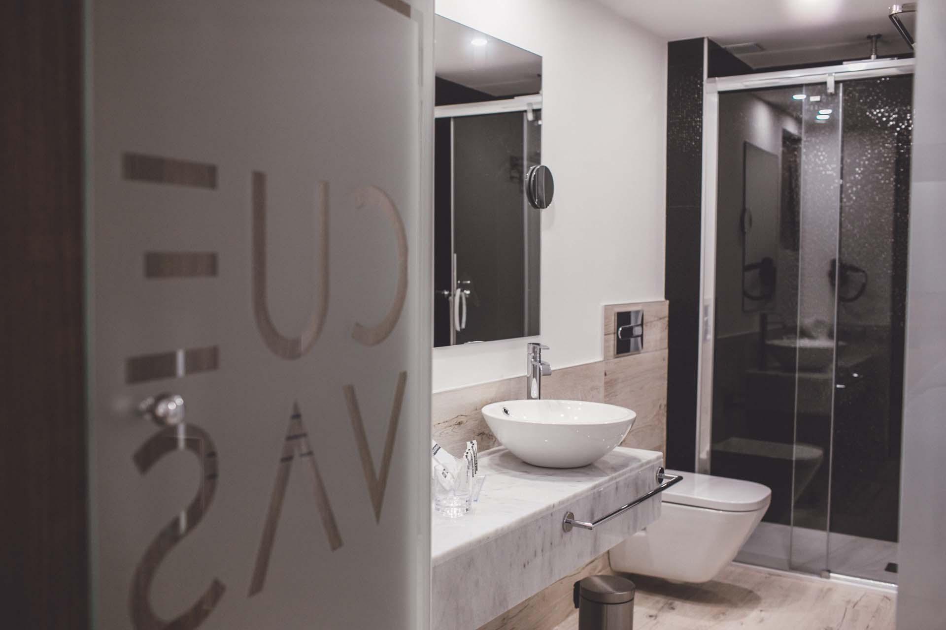 Hotel Cuevas - Adults Only サンティリャーナ・デル・マル エクステリア 写真