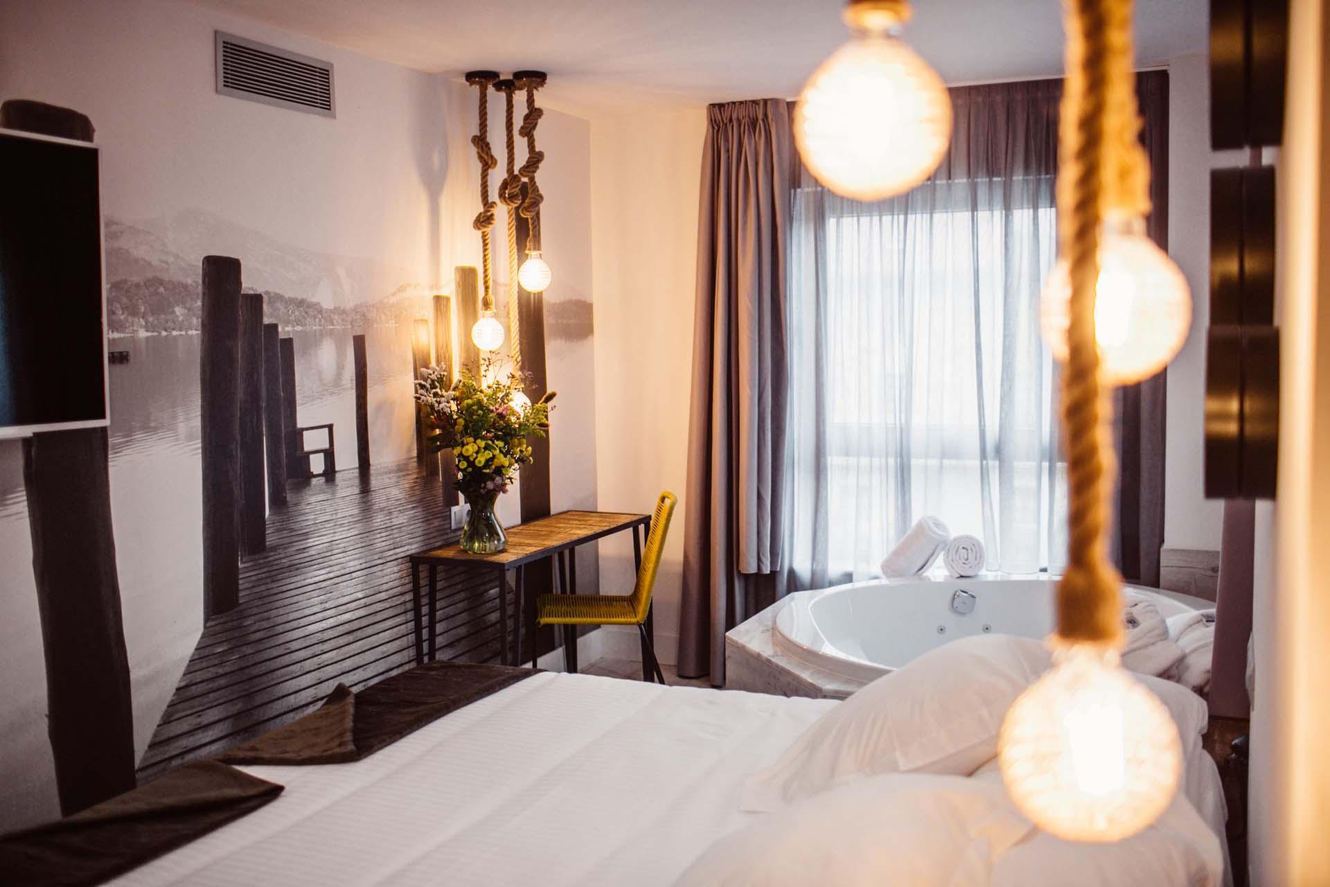 Hotel Cuevas - Adults Only サンティリャーナ・デル・マル エクステリア 写真