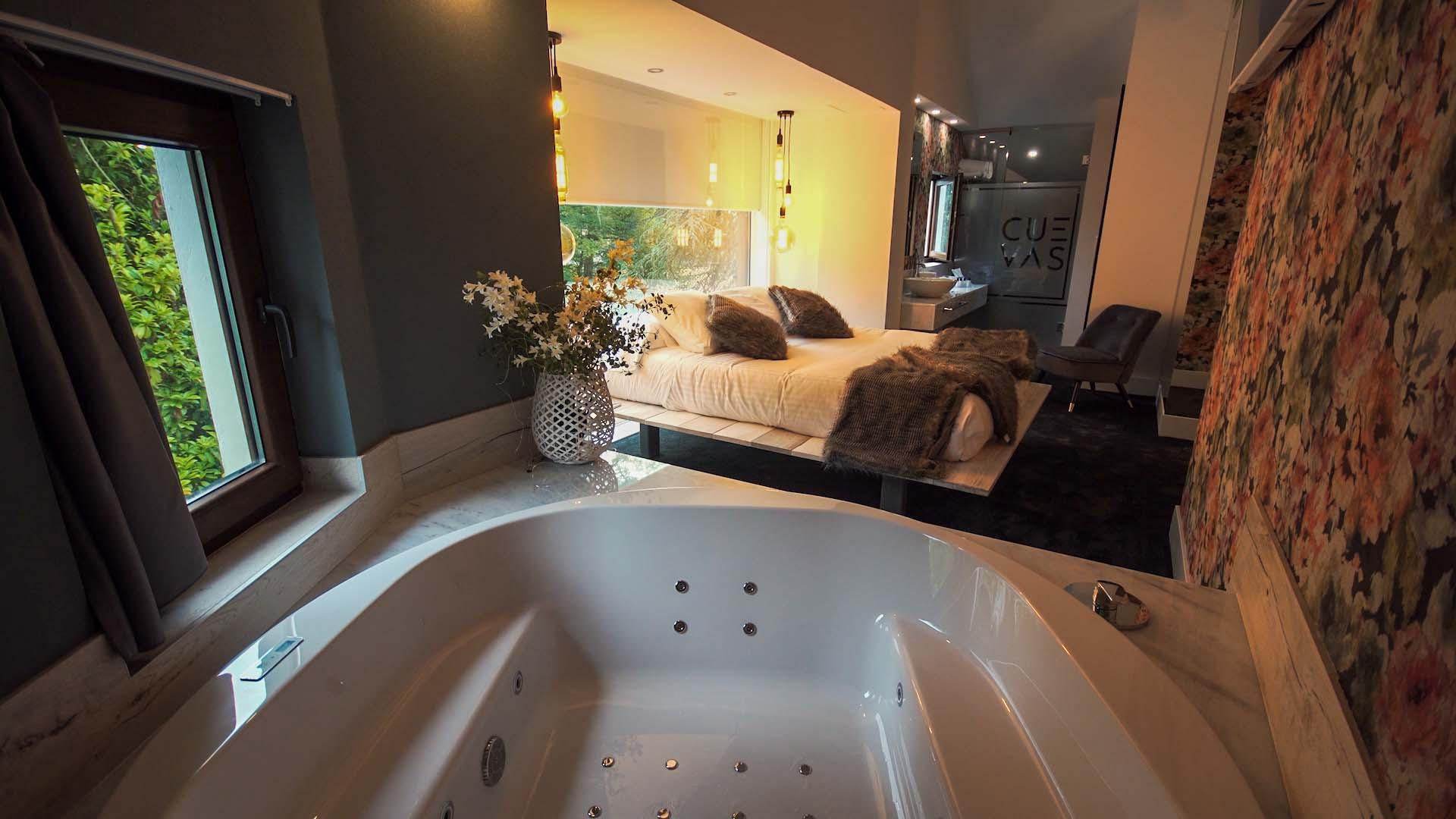 Hotel Cuevas - Adults Only サンティリャーナ・デル・マル エクステリア 写真