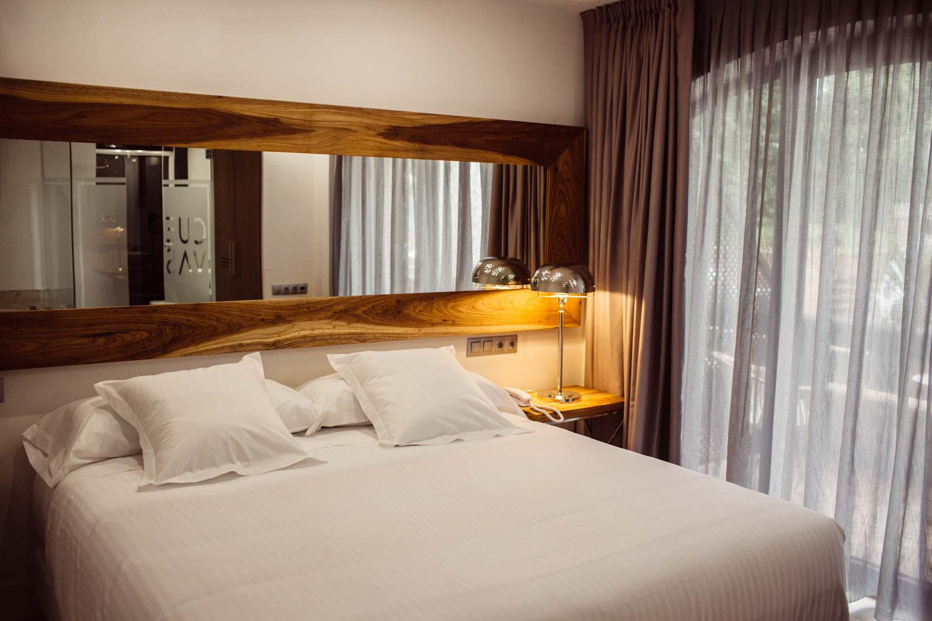 Hotel Cuevas - Adults Only サンティリャーナ・デル・マル エクステリア 写真