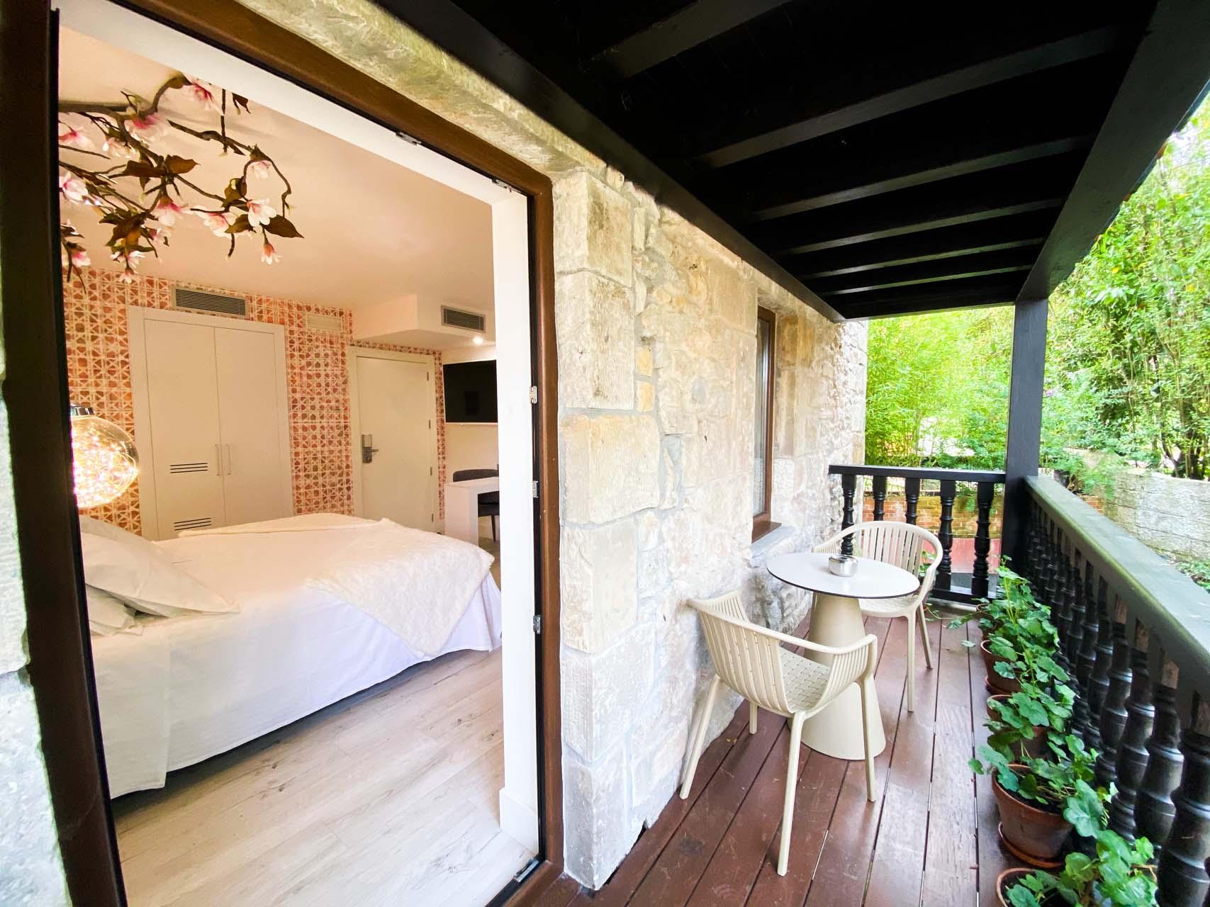 Hotel Cuevas - Adults Only サンティリャーナ・デル・マル エクステリア 写真