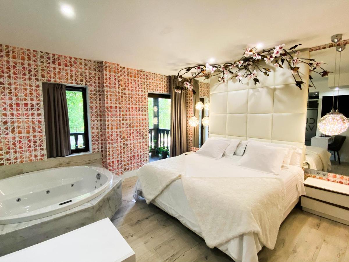 Hotel Cuevas - Adults Only サンティリャーナ・デル・マル エクステリア 写真
